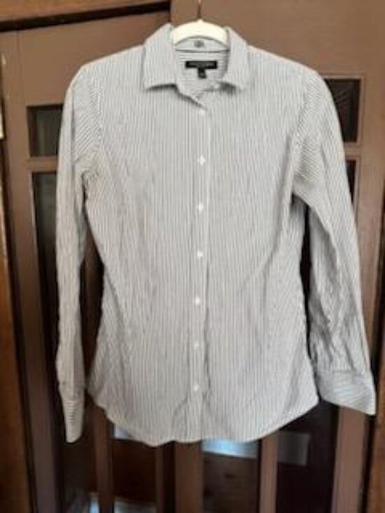 Banana Republic Tops - Banana Republic Riley Shirt, Size 8, Striped and Textured Button Down